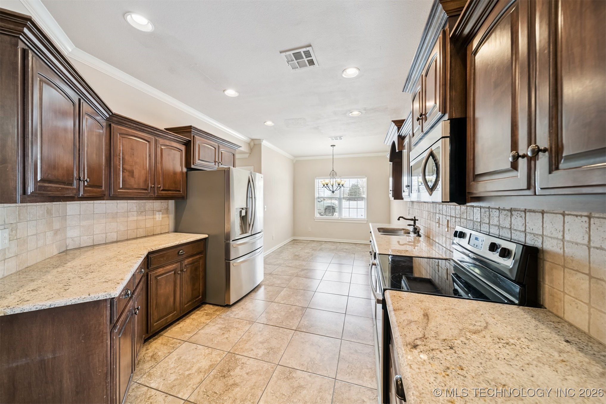 3823 Oakwood Drive Property Photo 9