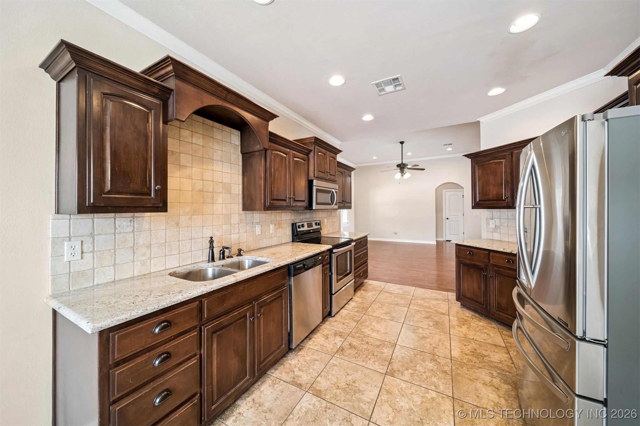 3823 Oakwood Drive Property Photo 11