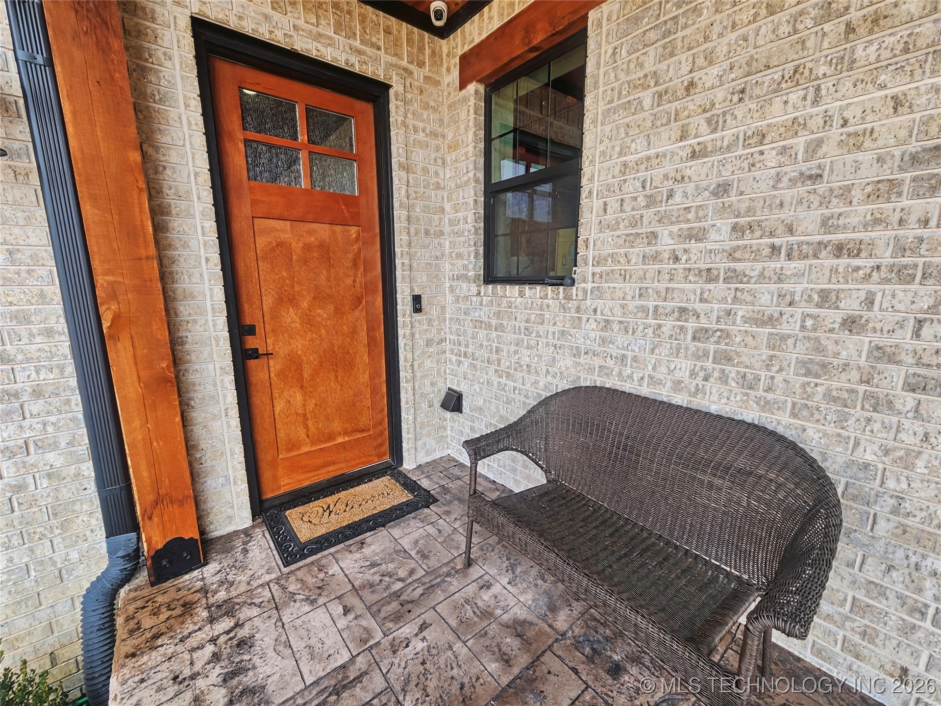 982 Edgewater Boulevard Property Photo 5