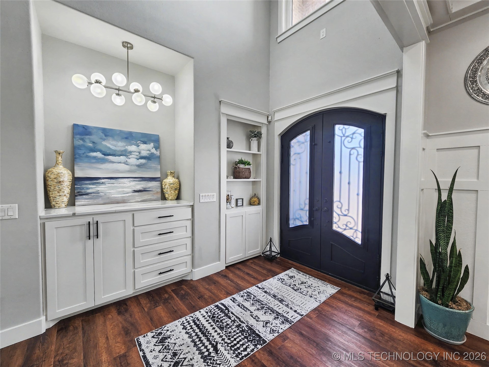 982 Edgewater Boulevard Property Photo 6