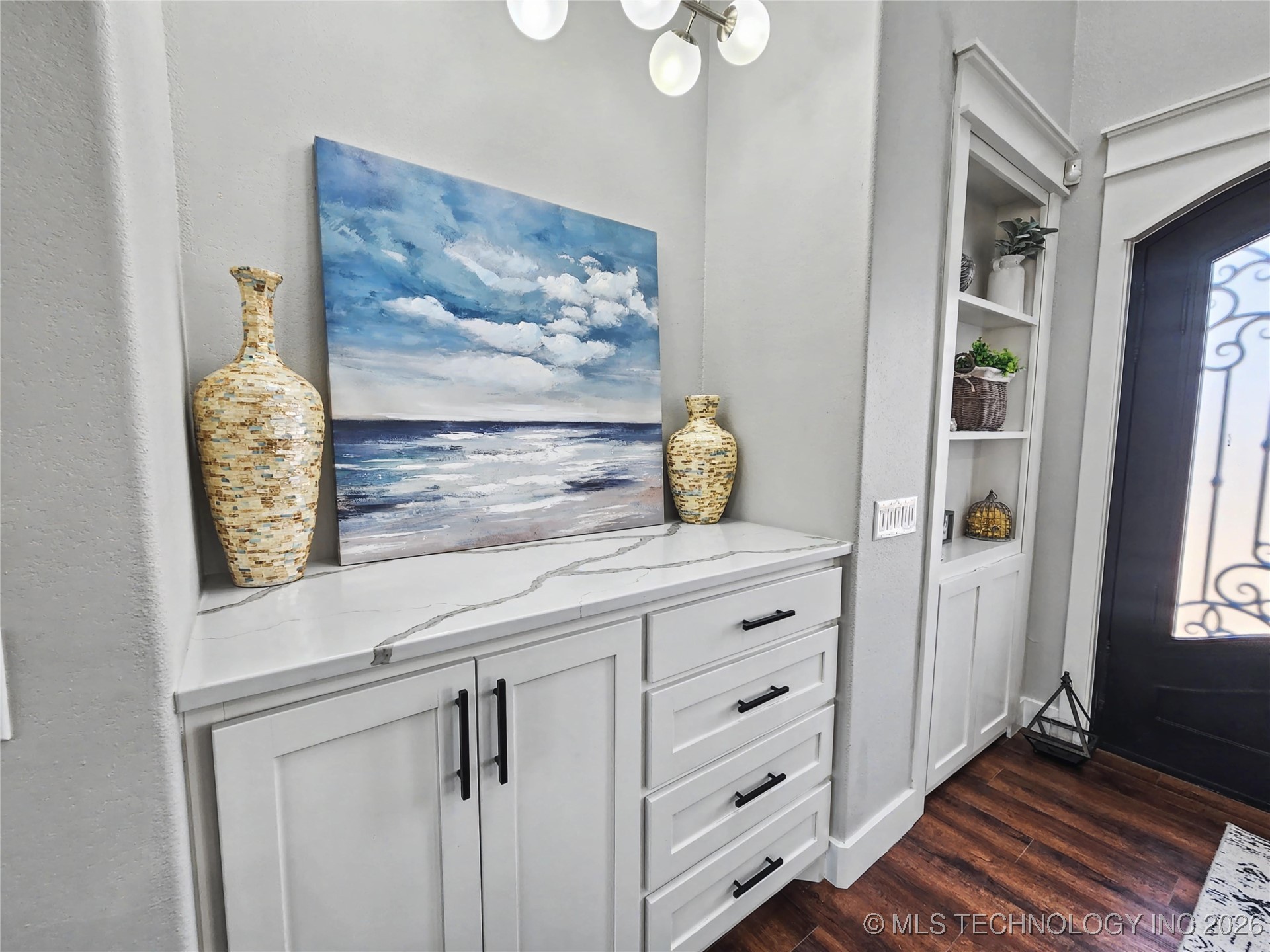 982 Edgewater Boulevard Property Photo 8