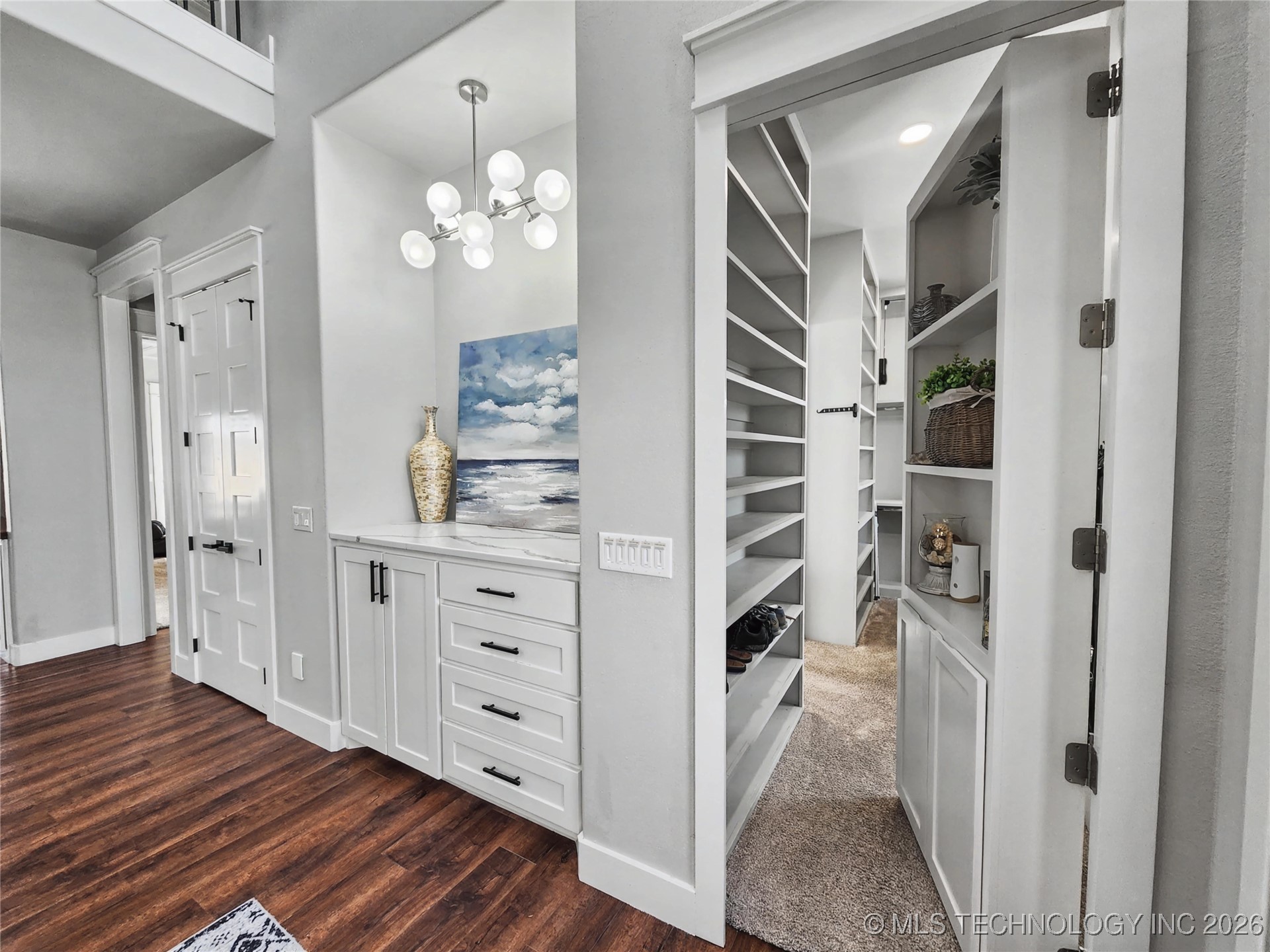 982 Edgewater Boulevard Property Photo 9