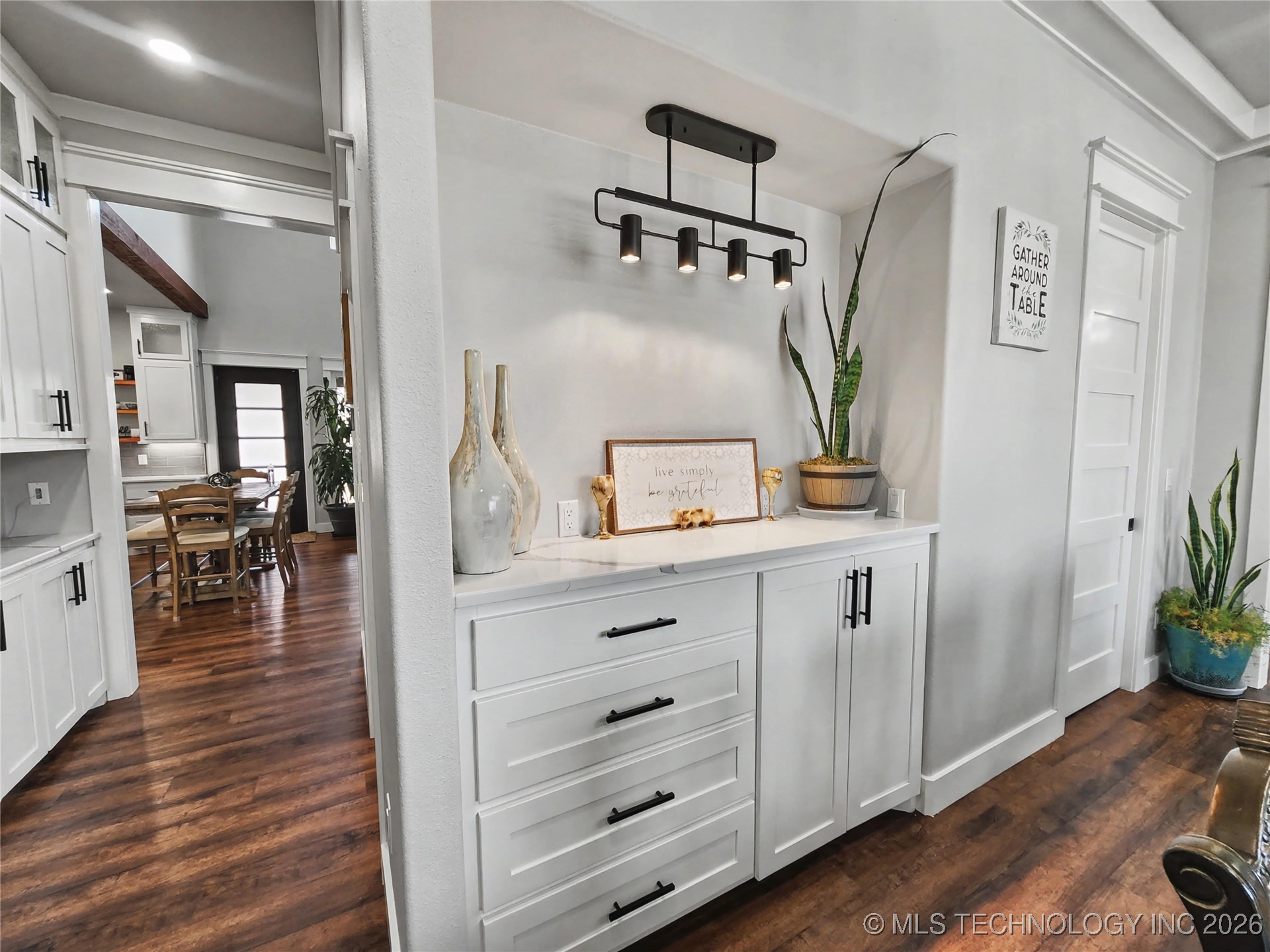 982 Edgewater Boulevard Property Photo 15