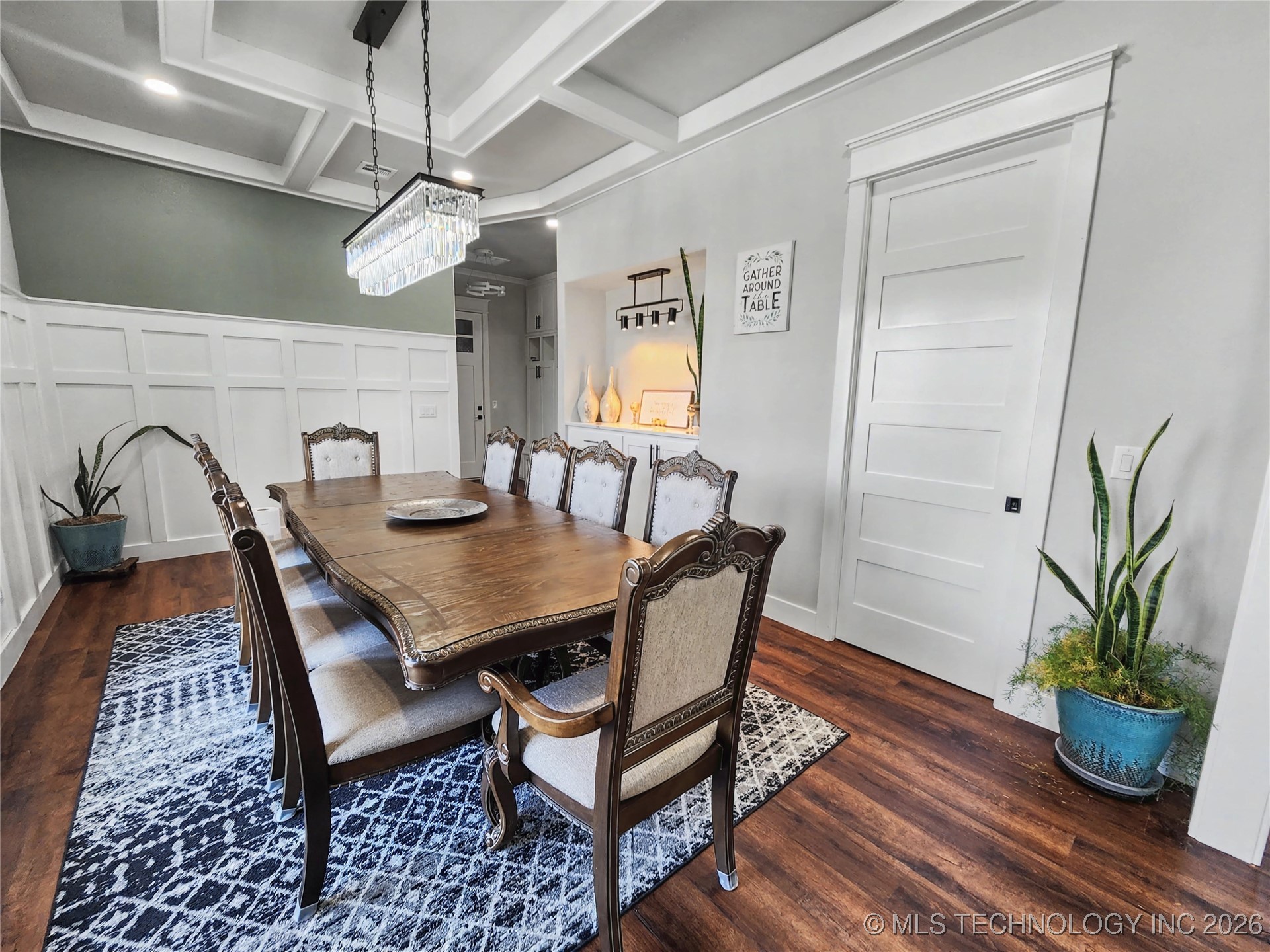 982 Edgewater Boulevard Property Photo 16