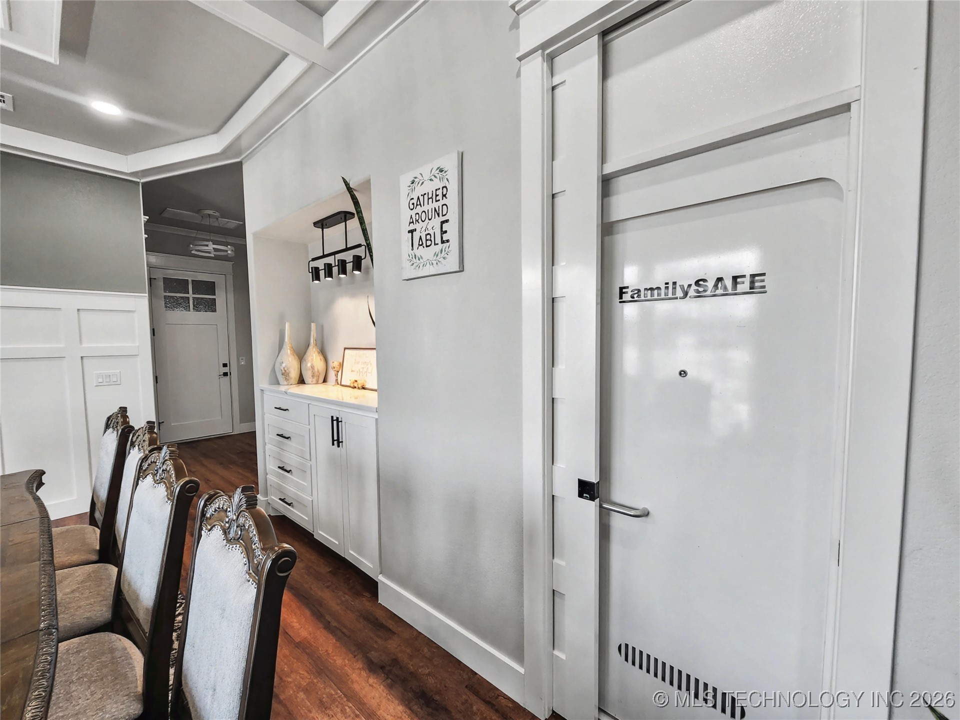 982 Edgewater Boulevard Property Photo 17