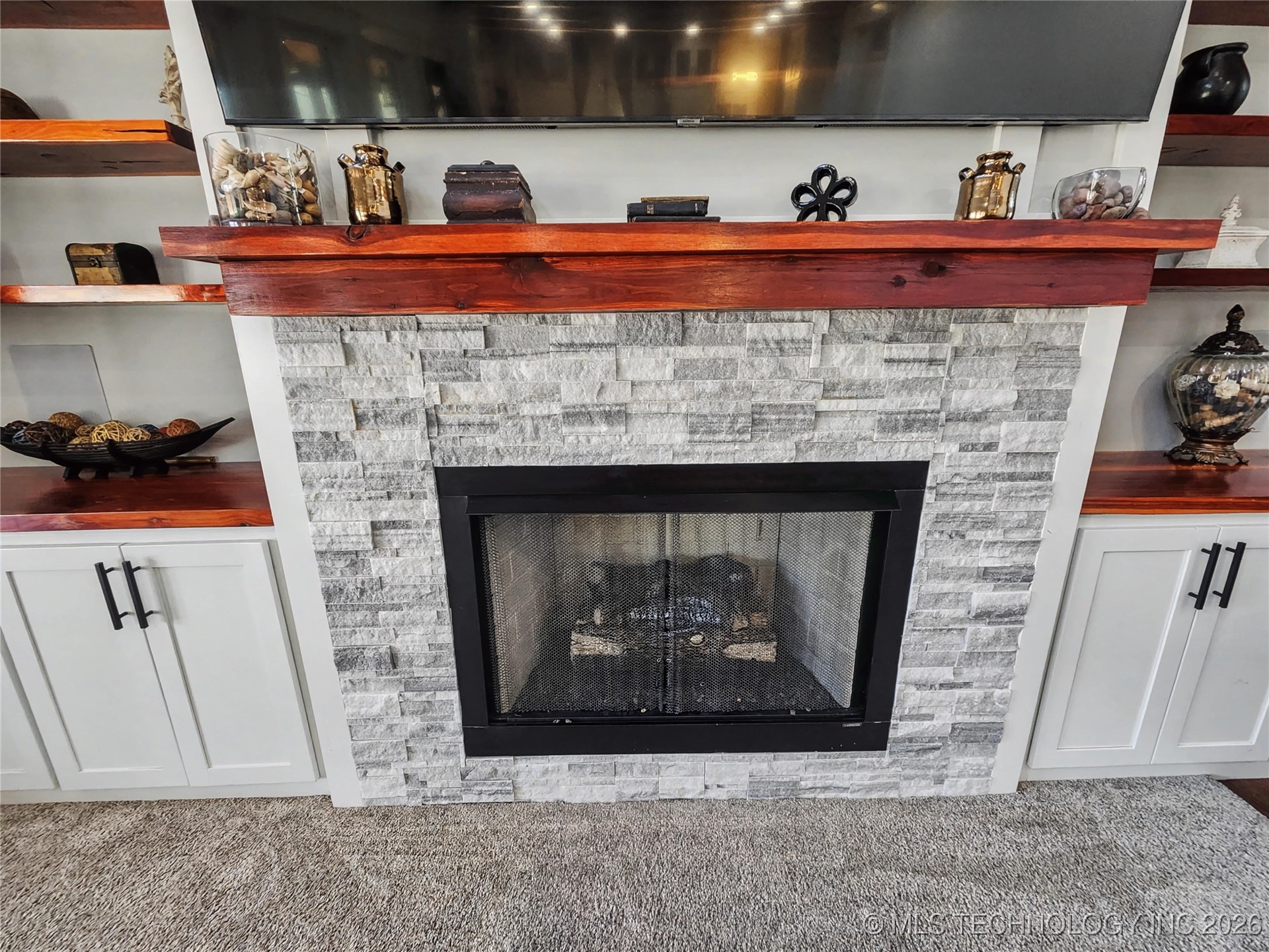 982 Edgewater Boulevard Property Photo 26