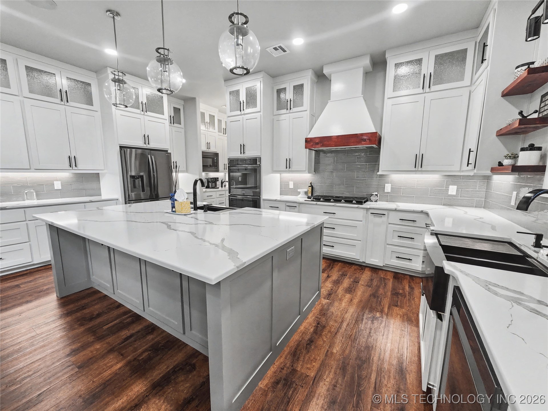 982 Edgewater Boulevard Property Photo 30