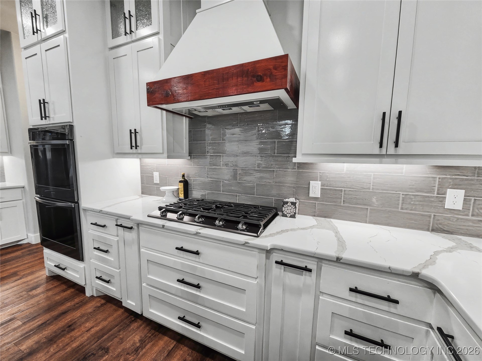 982 Edgewater Boulevard Property Photo 37