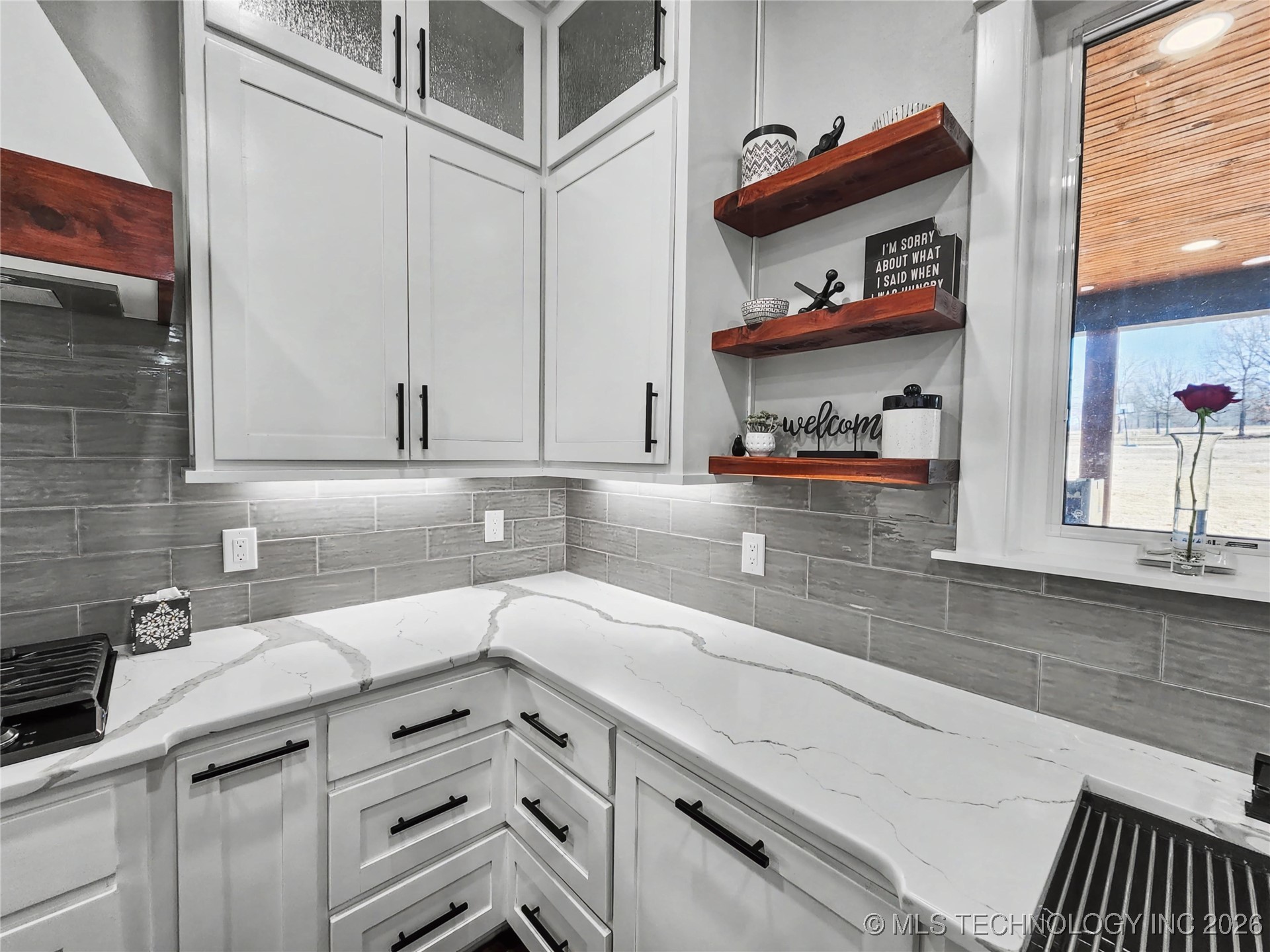 982 Edgewater Boulevard Property Photo 38