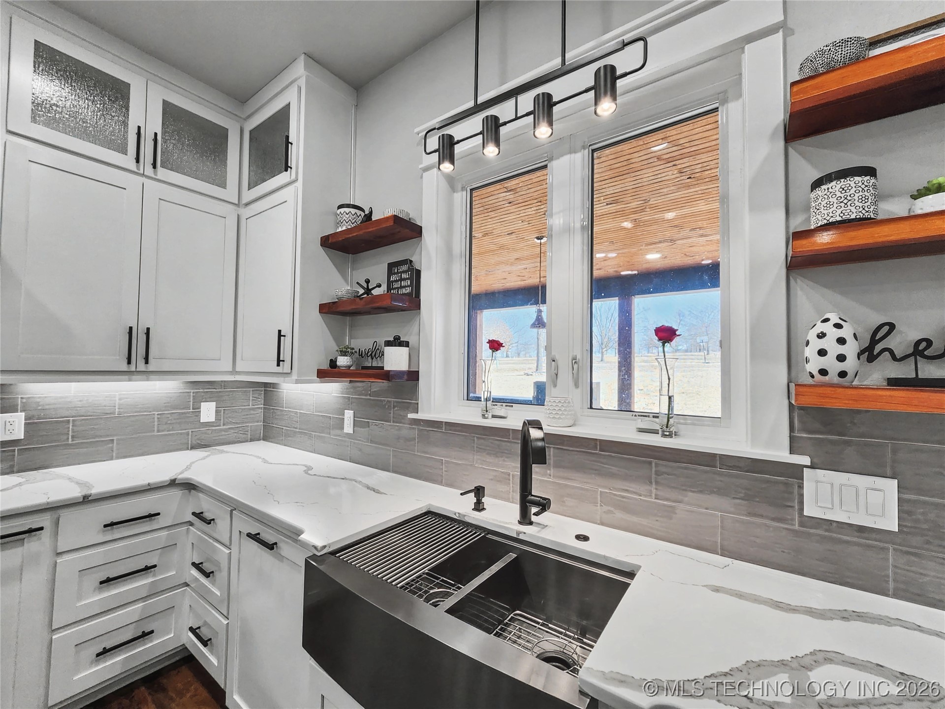 982 Edgewater Boulevard Property Photo 39