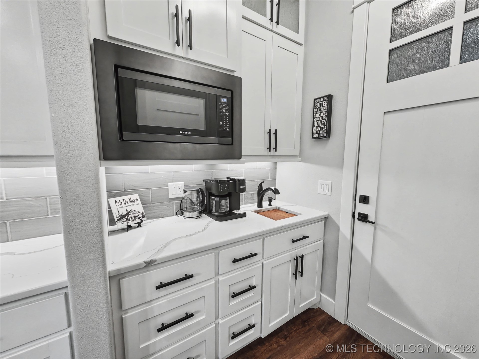 982 Edgewater Boulevard Property Photo 40