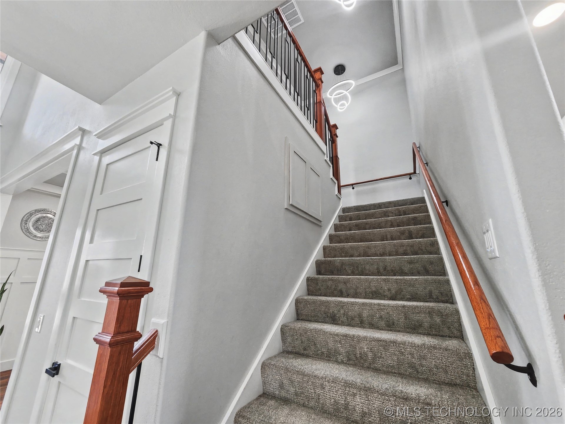 982 Edgewater Boulevard Property Photo 56