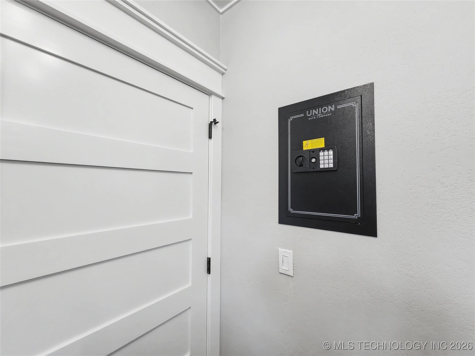 982 Edgewater Boulevard Property Photo 60