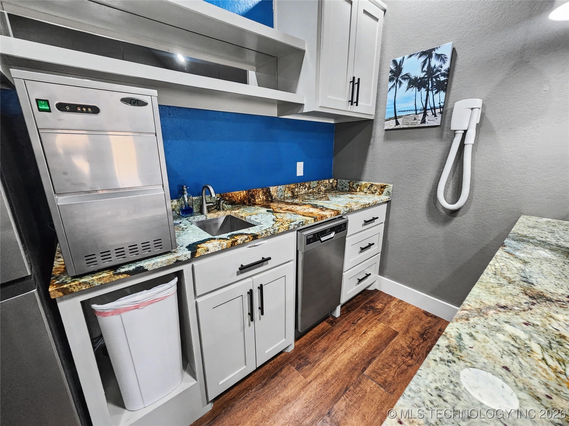 982 Edgewater Boulevard Property Photo 72