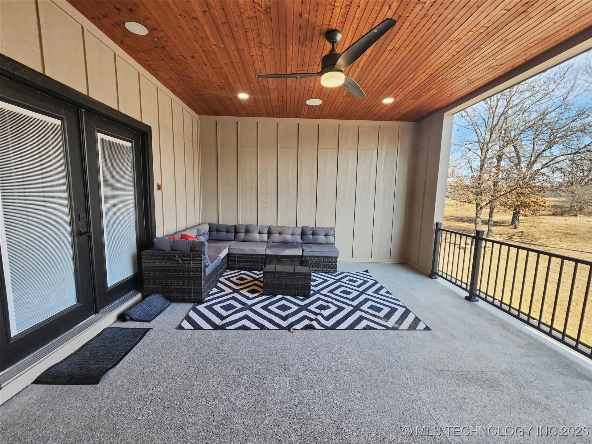 982 Edgewater Boulevard Property Photo 73