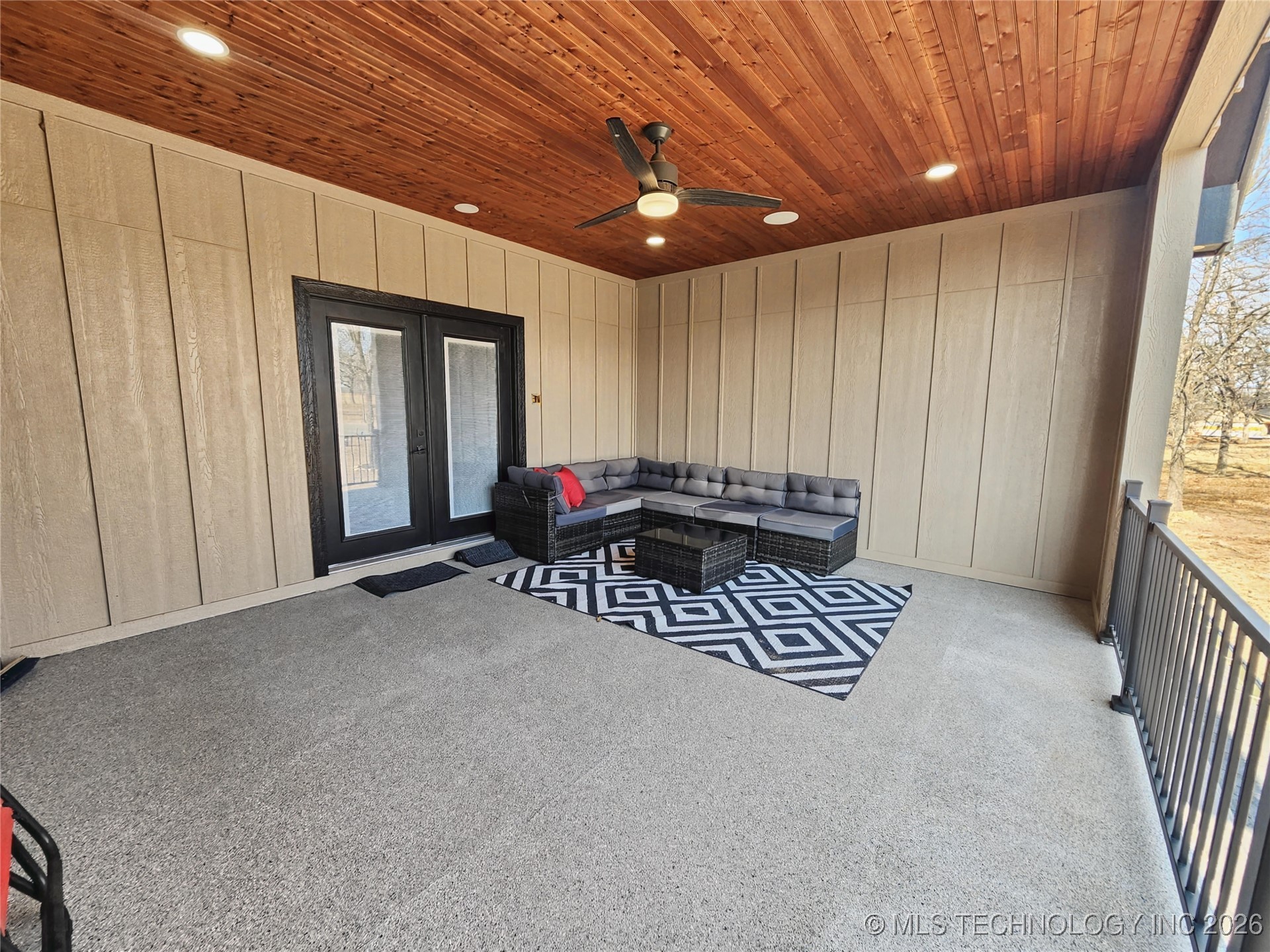 982 Edgewater Boulevard Property Photo 74