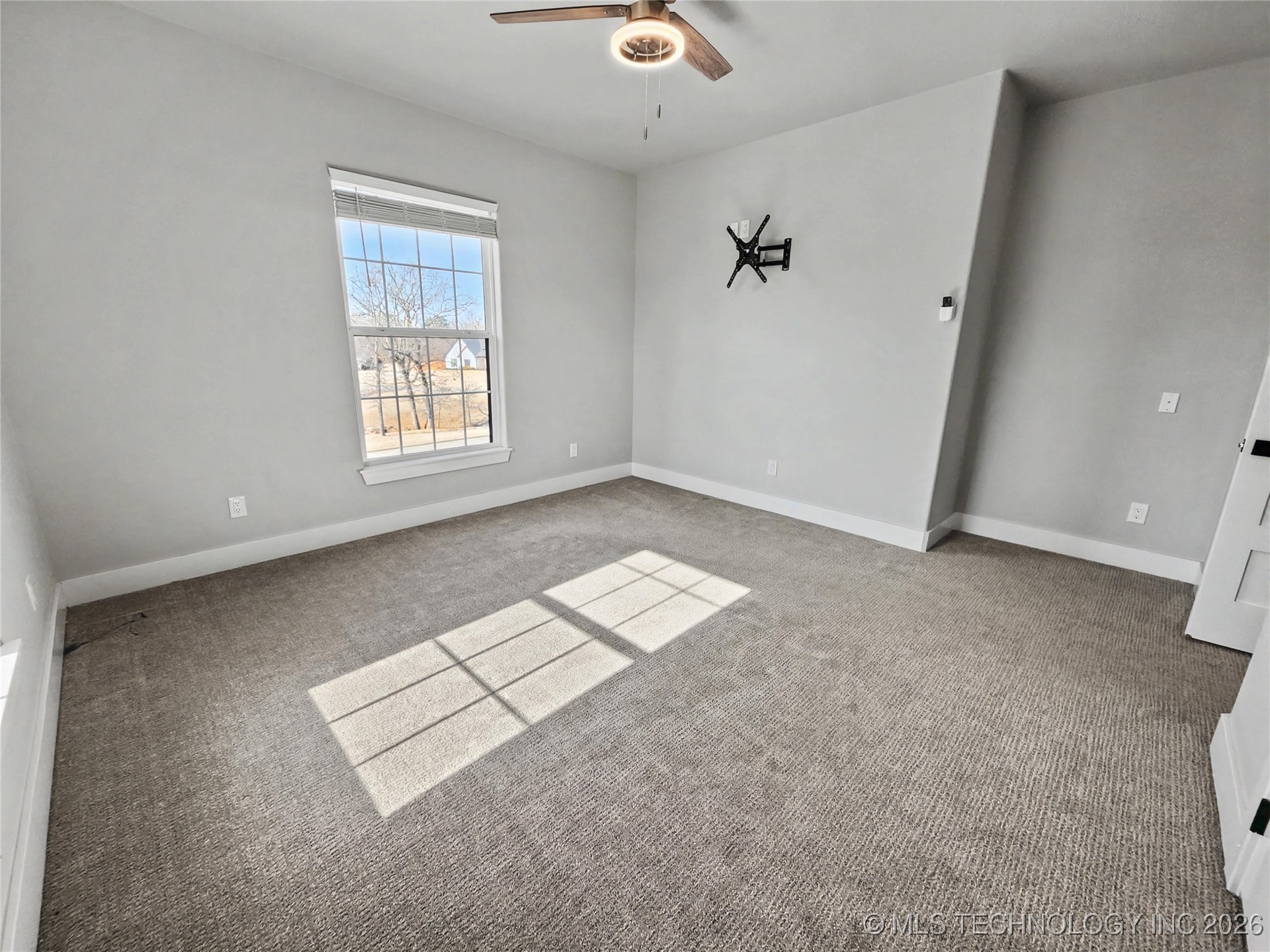 982 Edgewater Boulevard Property Photo 80