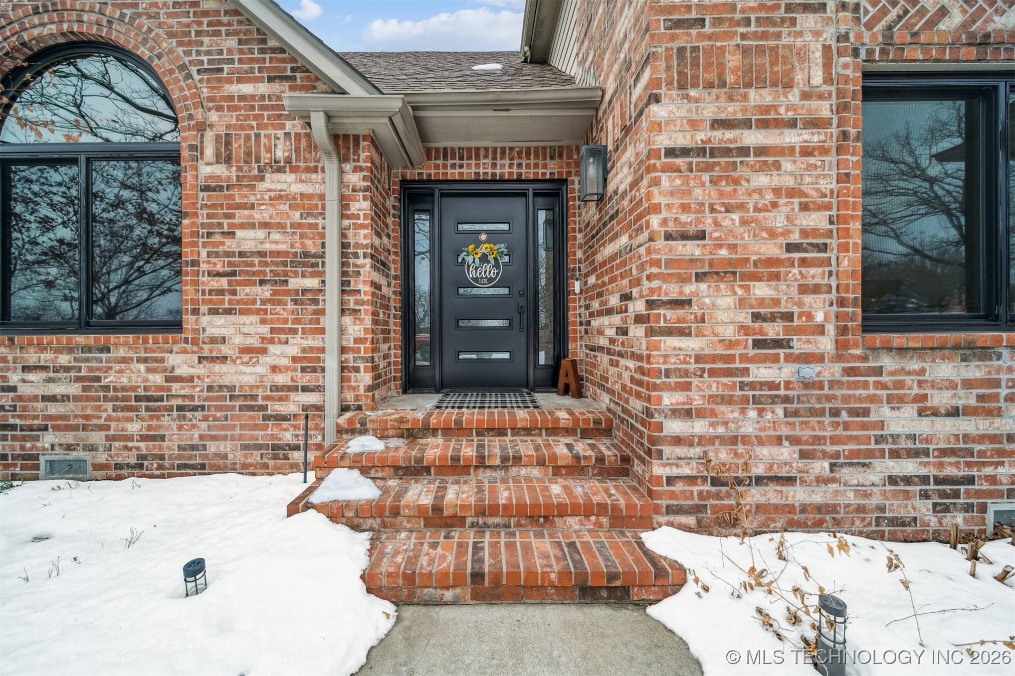 504 Oak Ridge Drive Property Photo 2