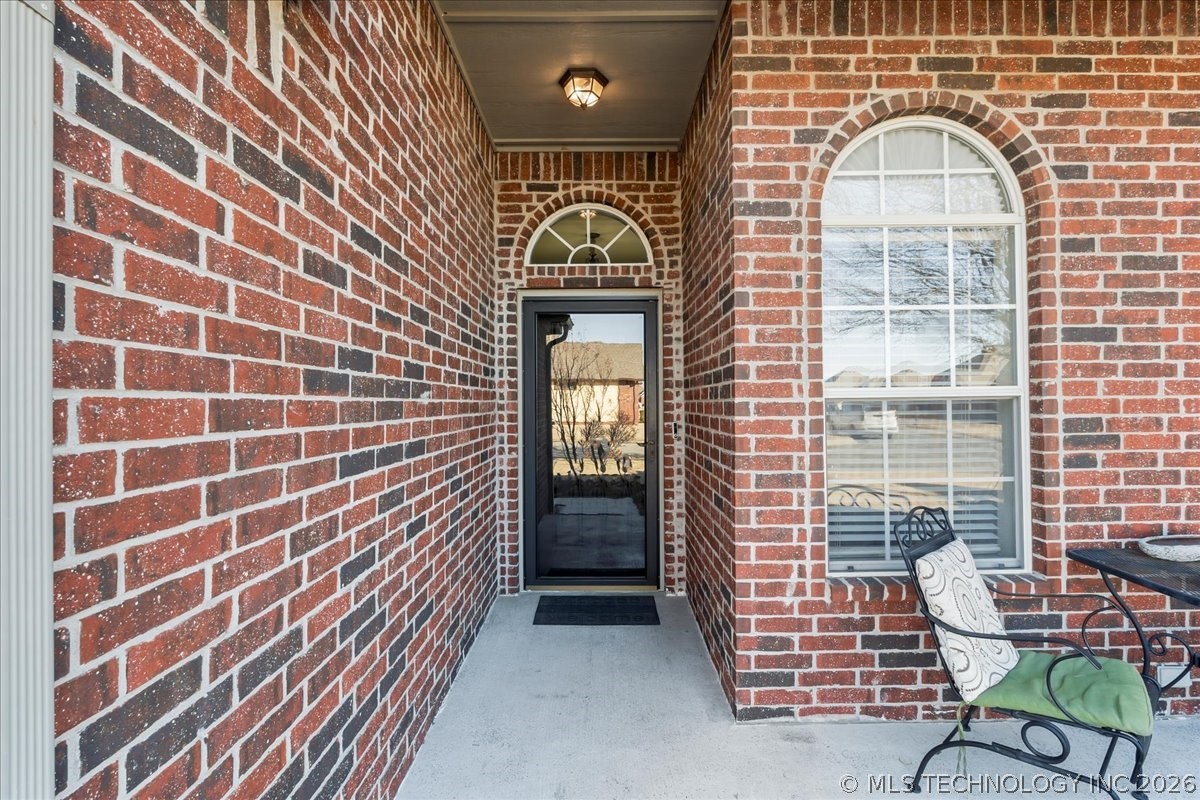 4917 S 190th East Avenue Property Photo 2