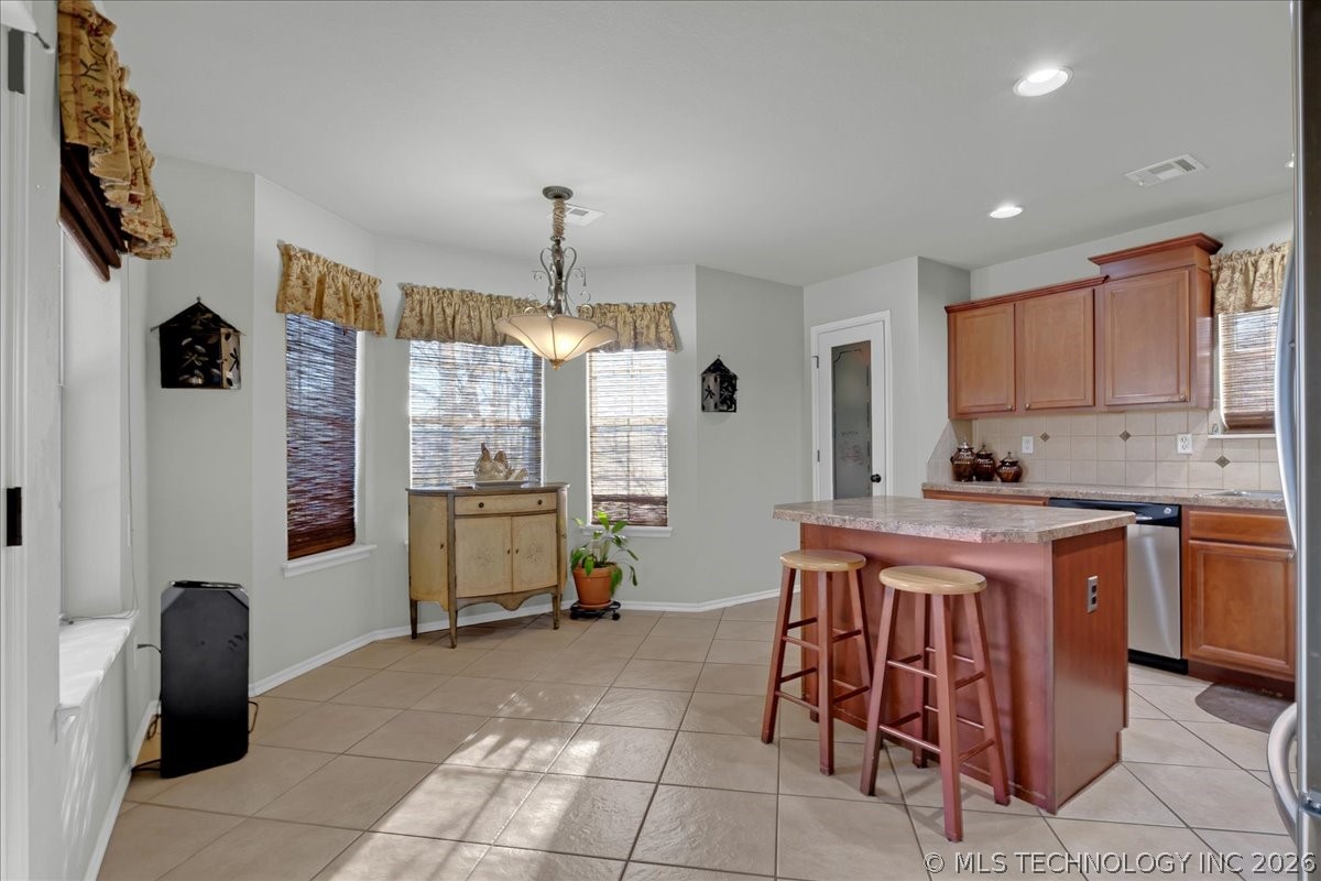 4917 S 190th East Avenue Property Photo 9