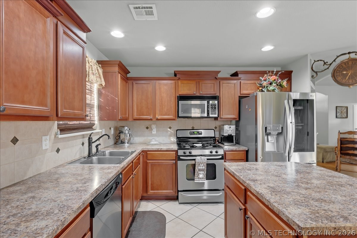 4917 S 190th East Avenue Property Photo 11