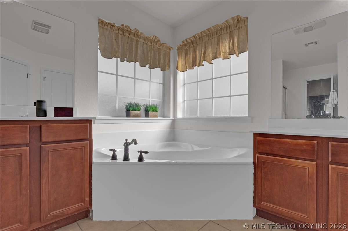 4917 S 190th East Avenue Property Photo 17