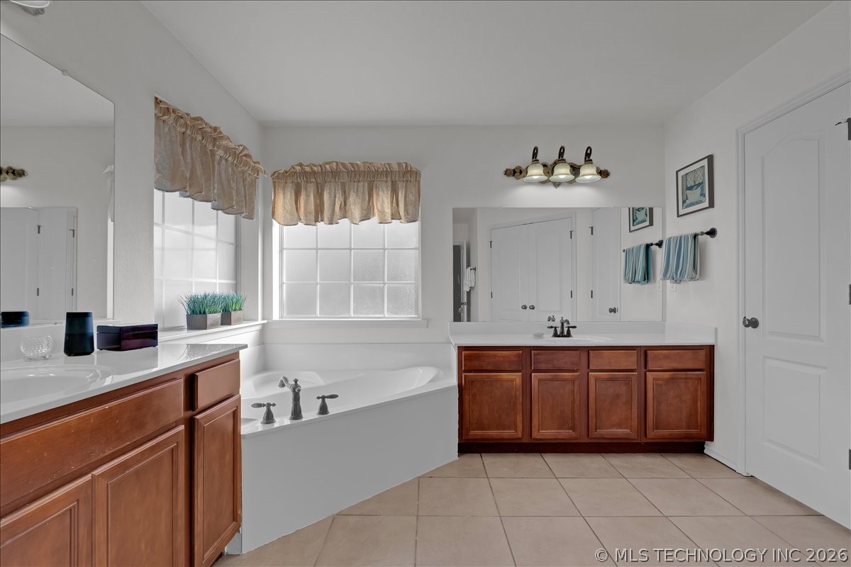 4917 S 190th East Avenue Property Photo 18