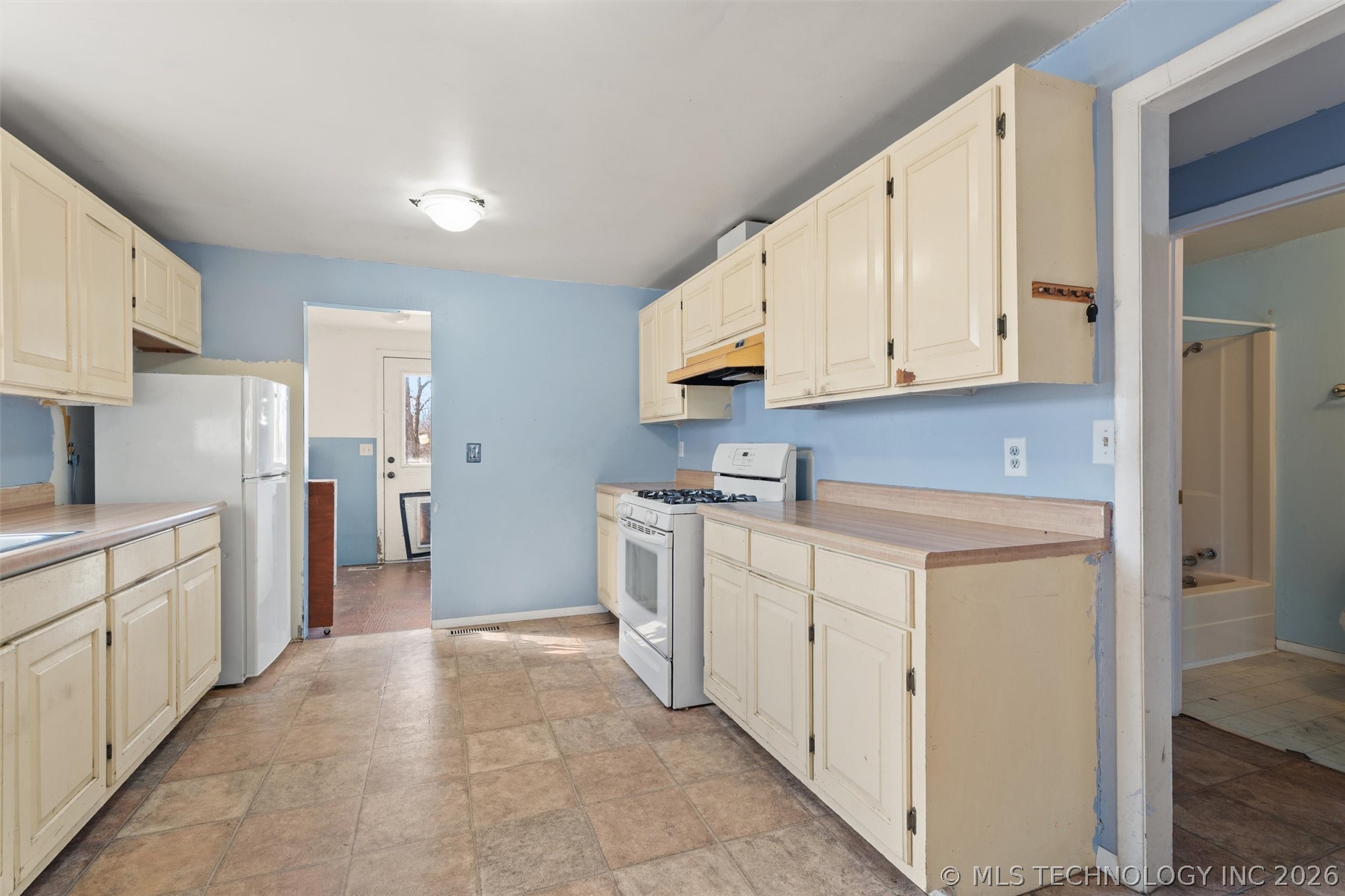 919 N Boudinot Avenue Property Photo 17