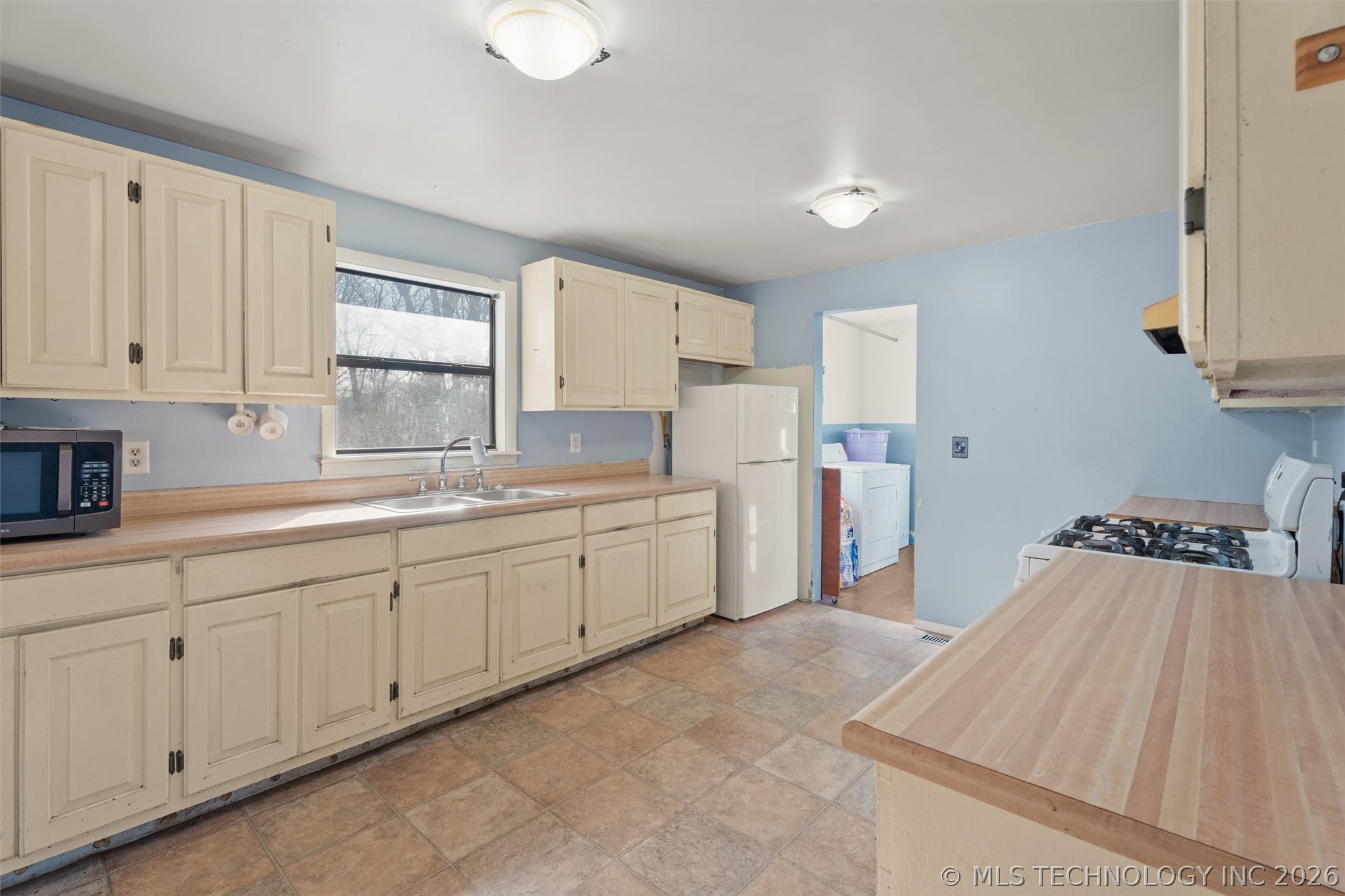 919 N Boudinot Avenue Property Photo 18