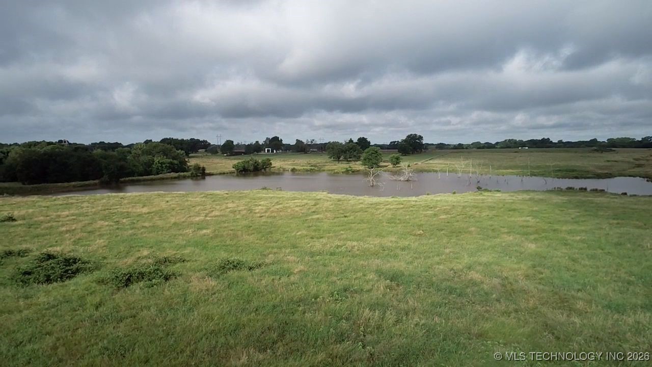 001 Shoe Make Property Photo 4