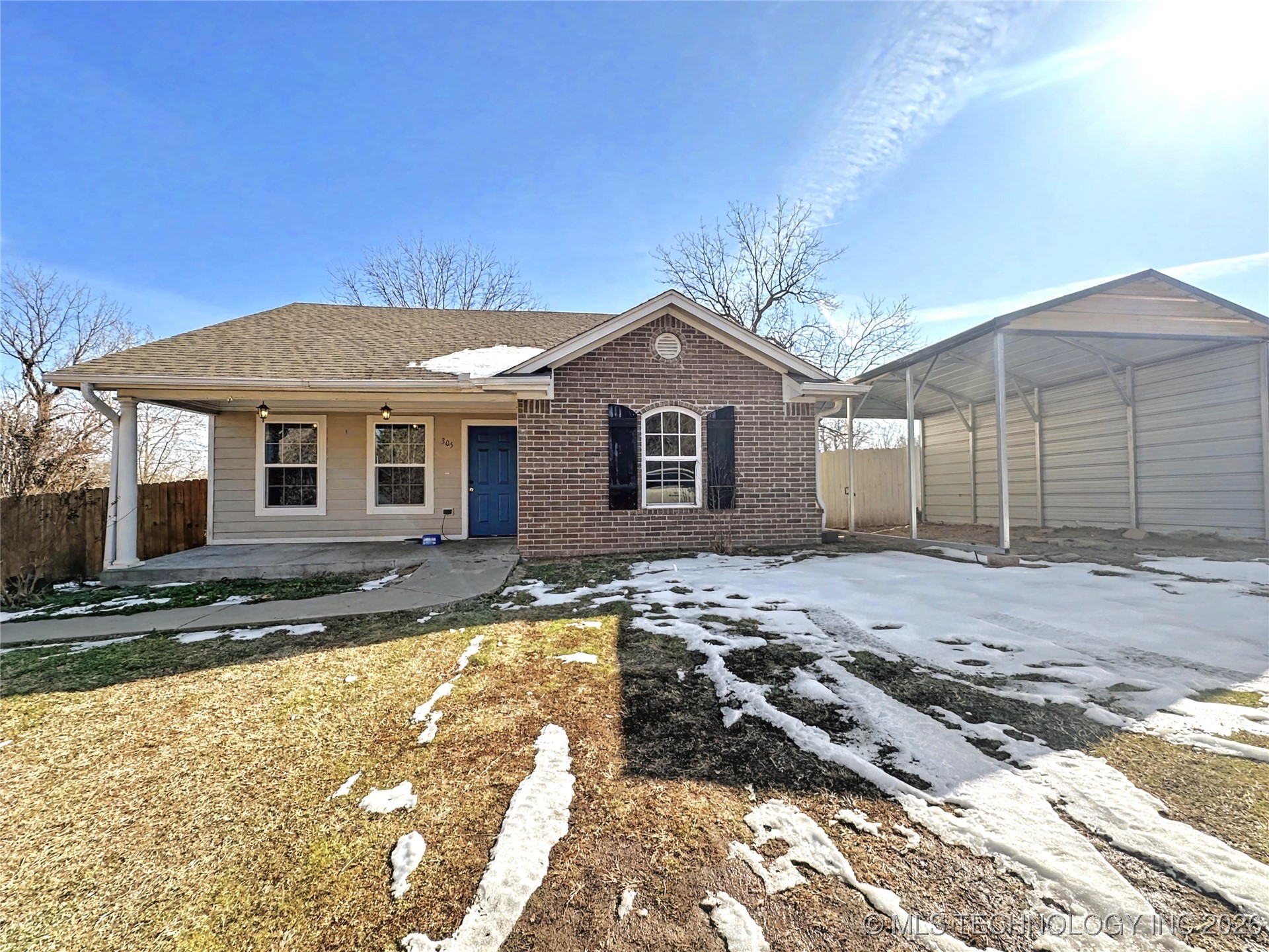 305 S Moccasin Avenue Property Photo 1