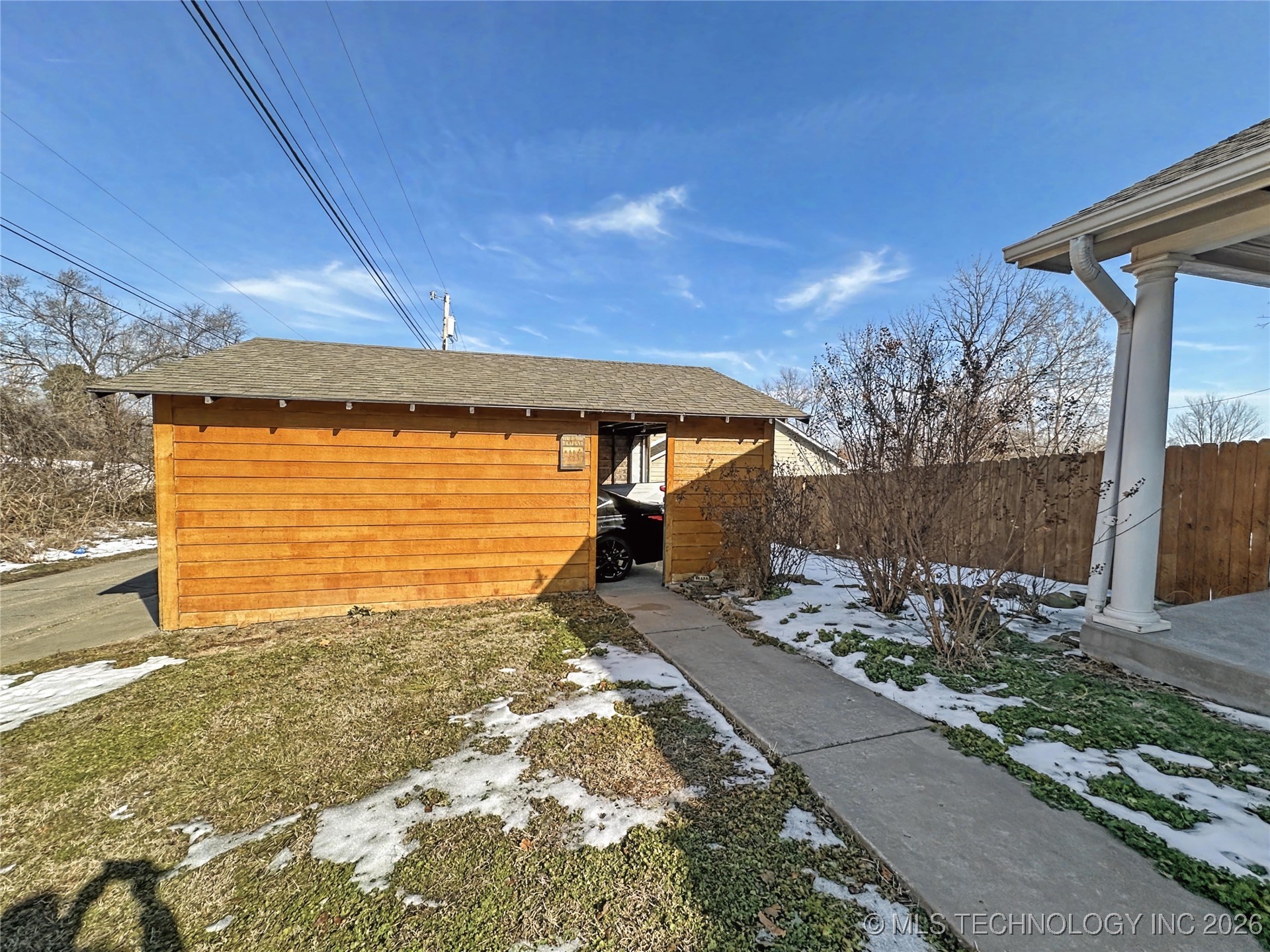 305 S Moccasin Avenue Property Photo 3