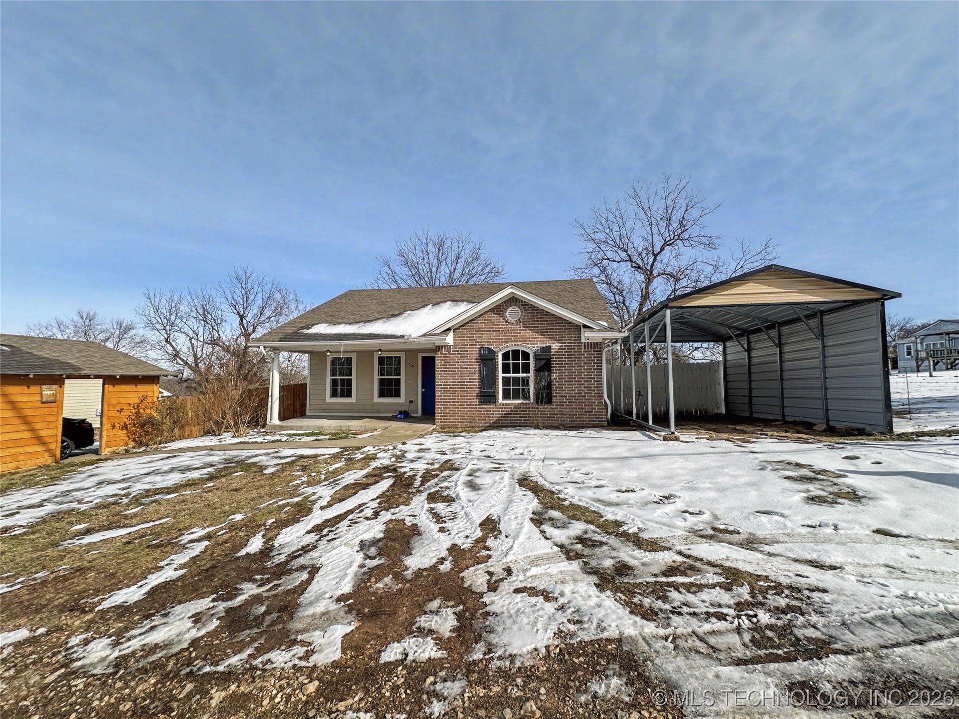 305 S Moccasin Avenue Property Photo 5