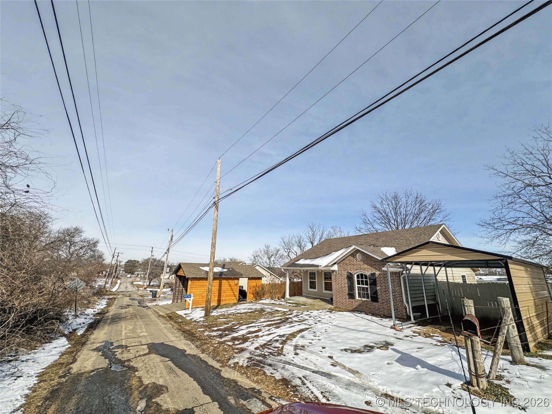 305 S Moccasin Avenue Property Photo 8