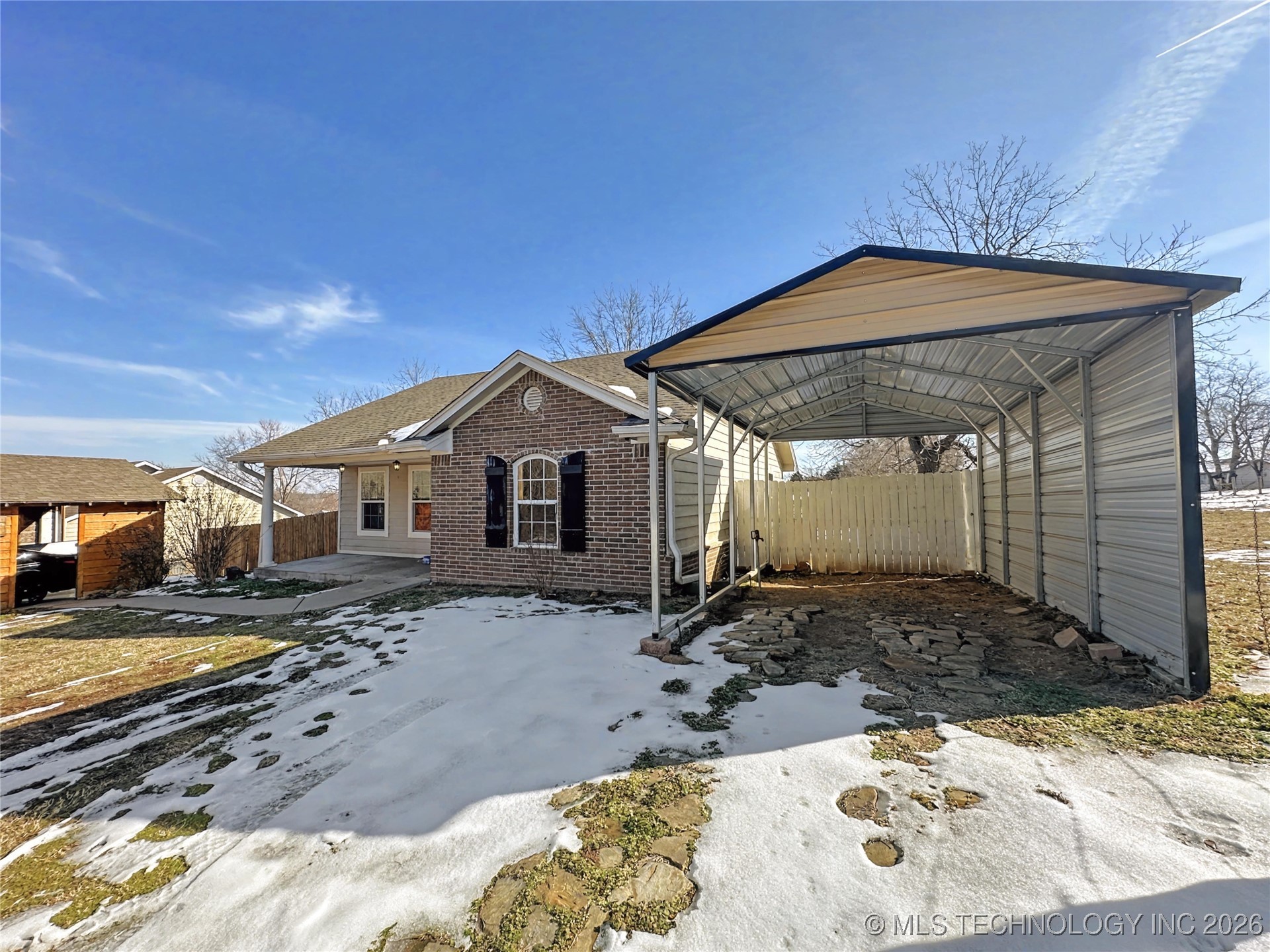 305 S Moccasin Avenue Property Photo 9