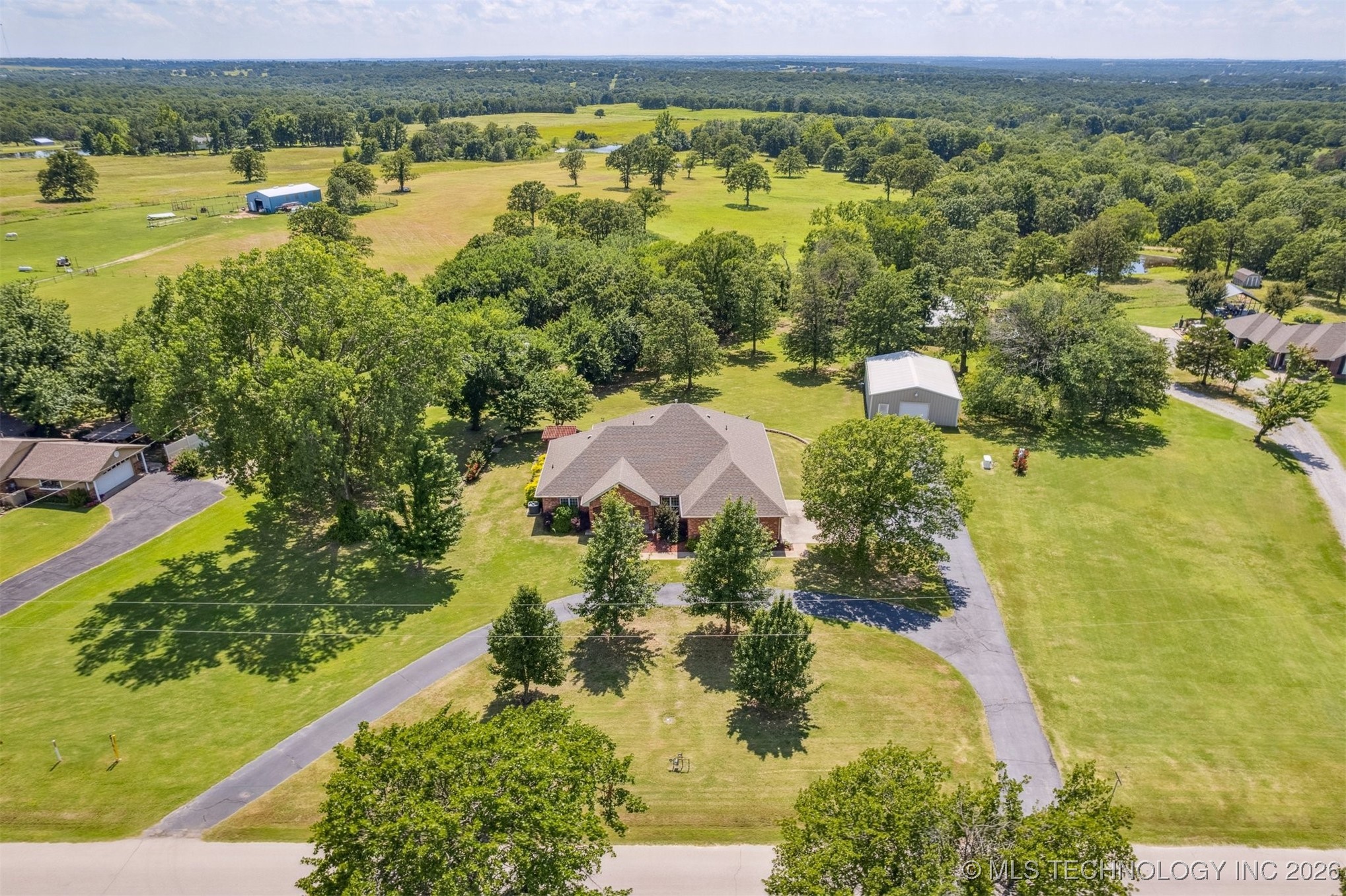 1701 N Skinner Avenue Property Photo 2