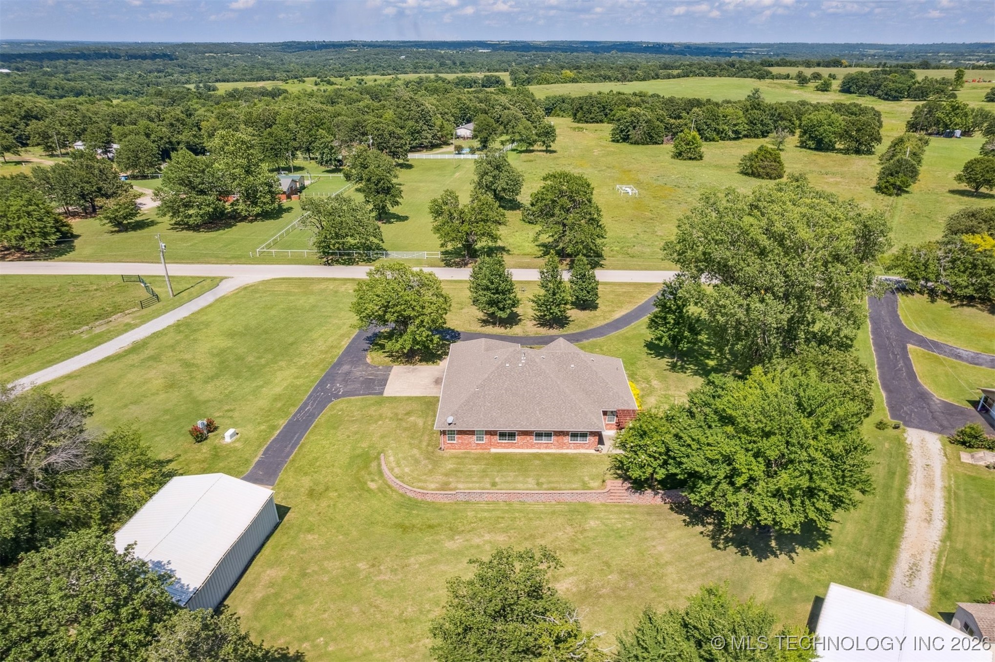 1701 N Skinner Avenue Property Photo 8