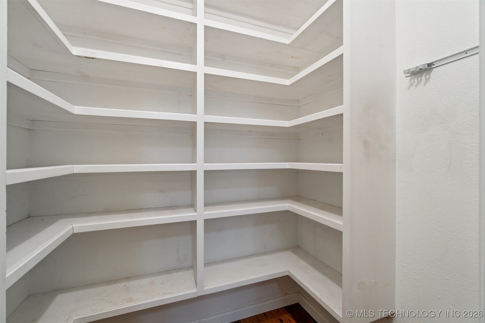 1701 N Skinner Avenue Property Photo 26