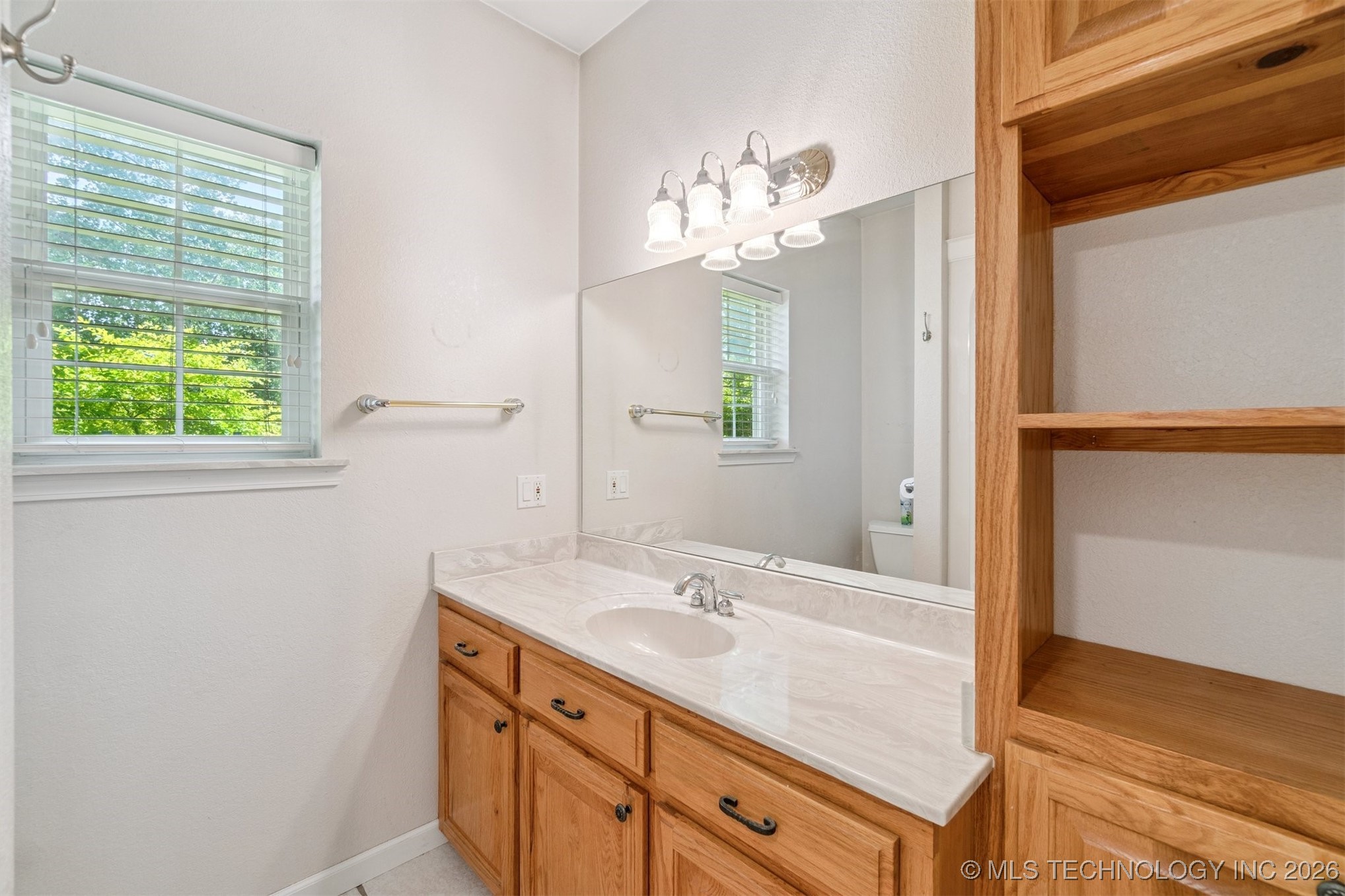 1701 N Skinner Avenue Property Photo 39