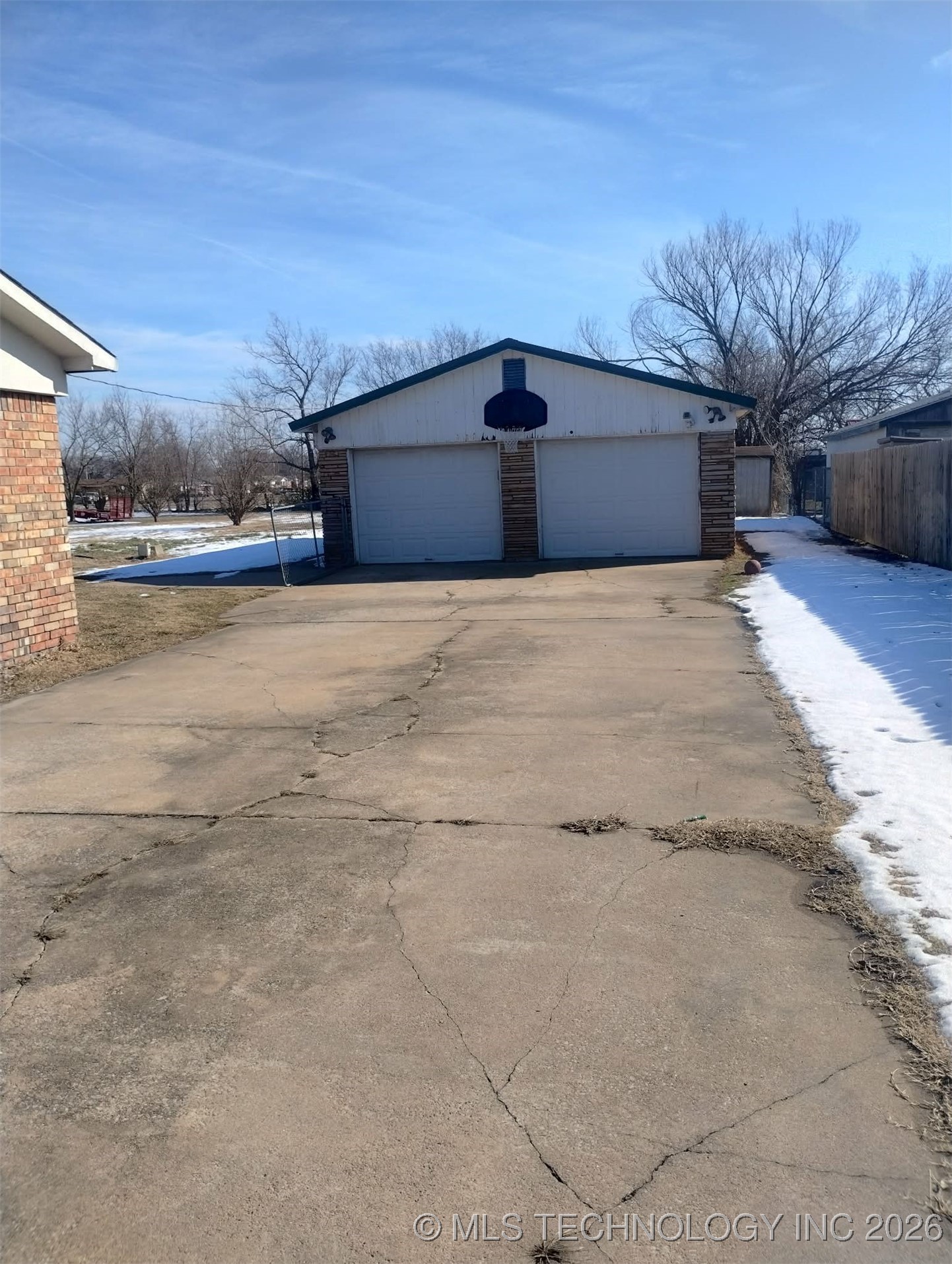 1035 N 89th East Avenue Property Photo 4