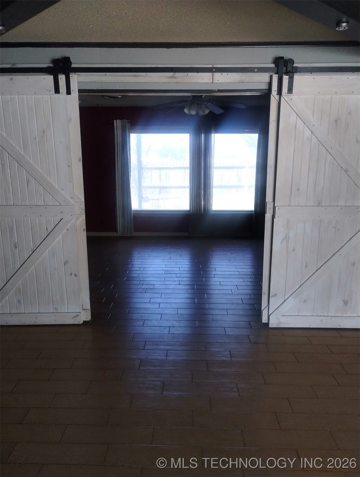 1035 N 89th East Avenue Property Photo 5