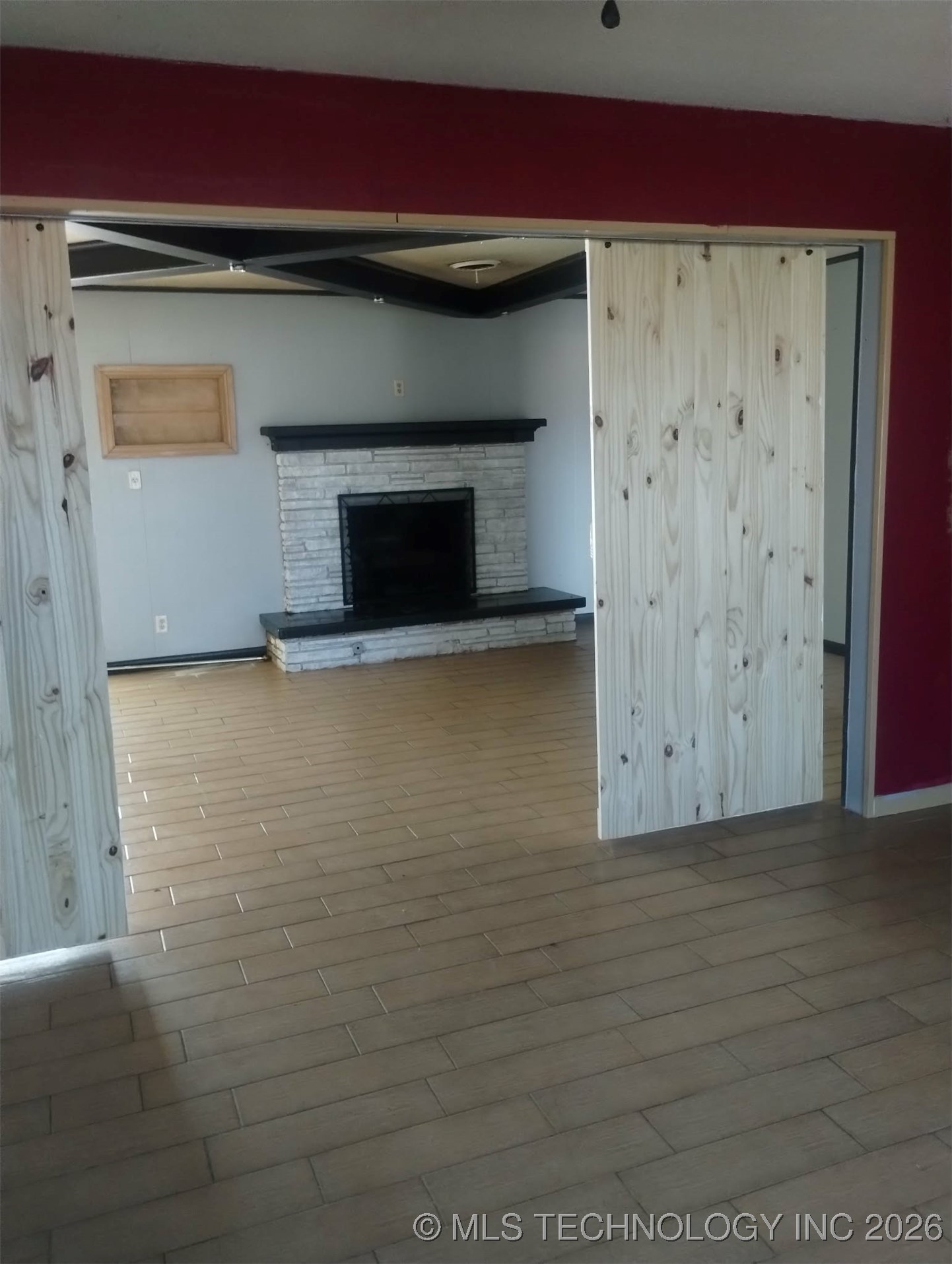 1035 N 89th East Avenue Property Photo 6