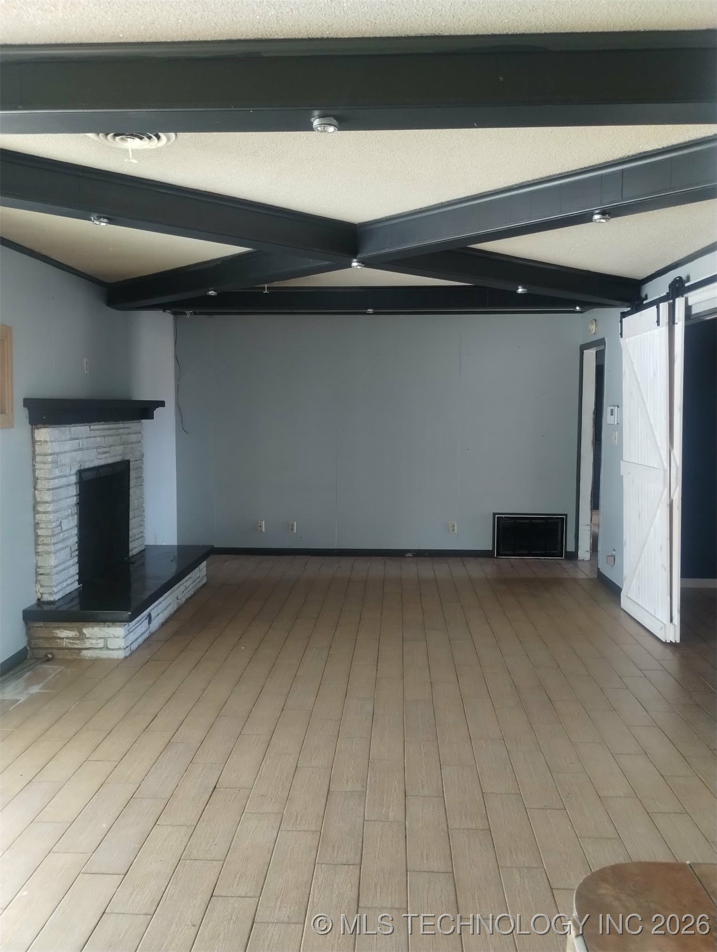 1035 N 89th East Avenue Property Photo 7