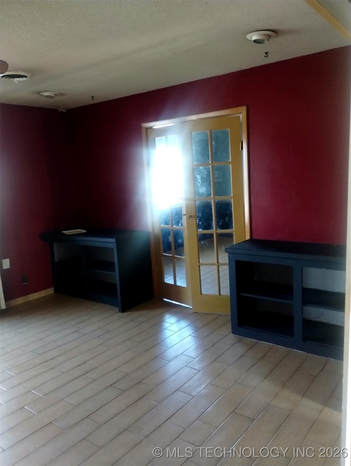 1035 N 89th East Avenue Property Photo 12