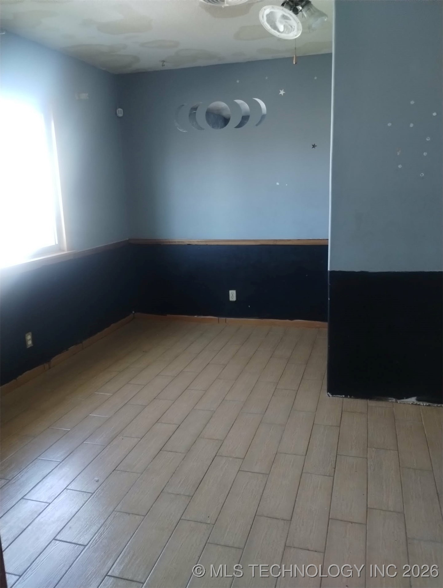 1035 N 89th East Avenue Property Photo 14