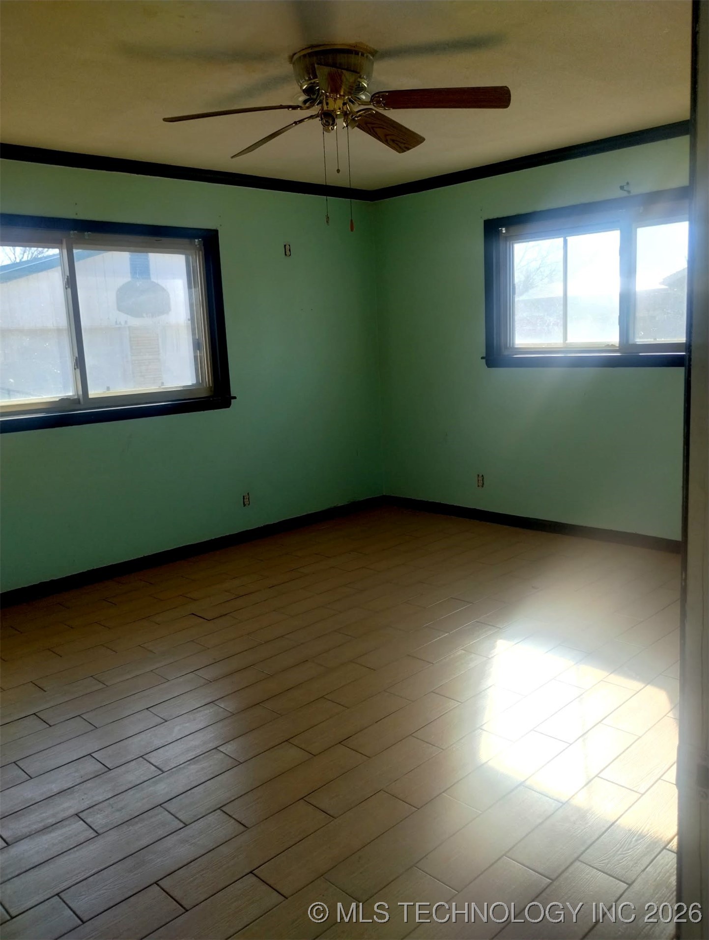 1035 N 89th East Avenue Property Photo 15