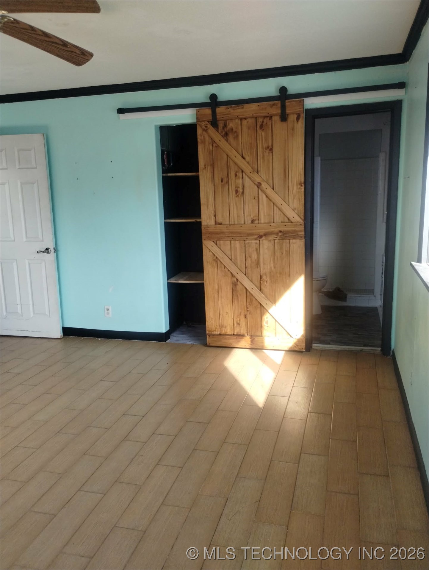 1035 N 89th East Avenue Property Photo 16