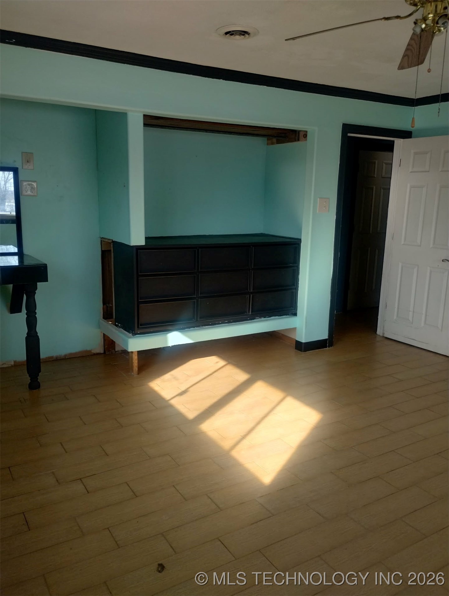 1035 N 89th East Avenue Property Photo 17