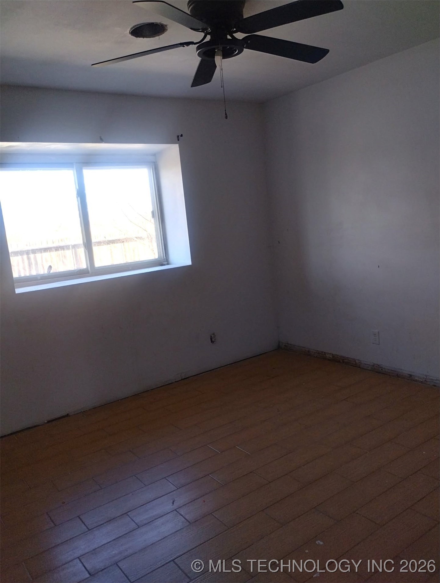 1035 N 89th East Avenue Property Photo 18