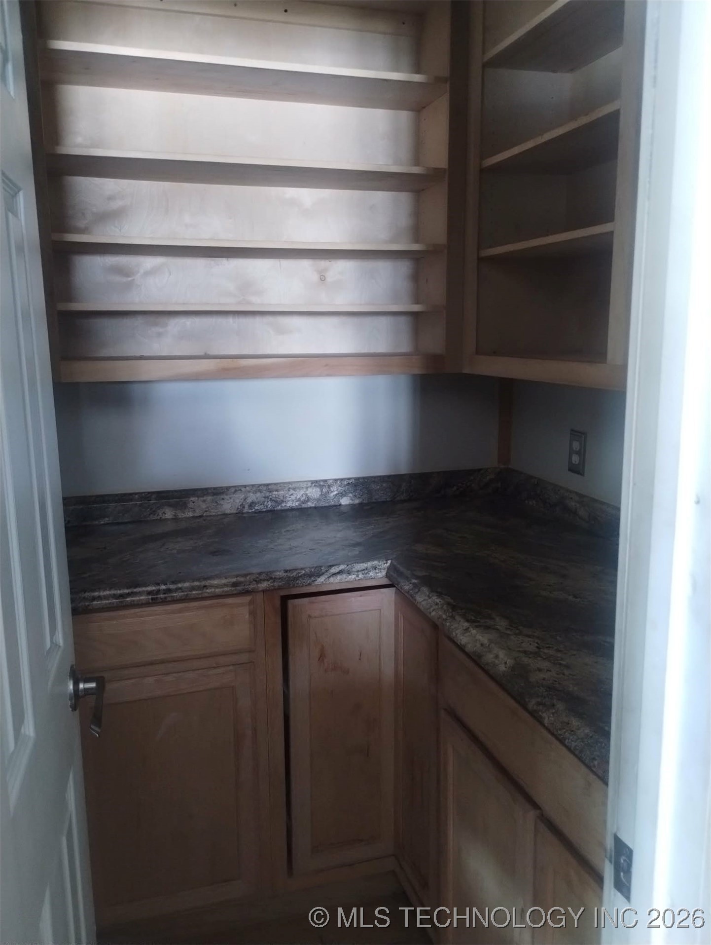 1035 N 89th East Avenue Property Photo 22